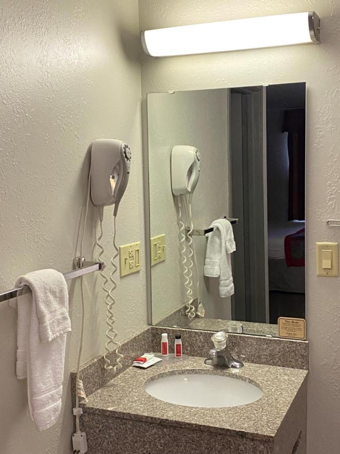 Ramada By Wyndham סו פולס מראה חיצוני תמונה
