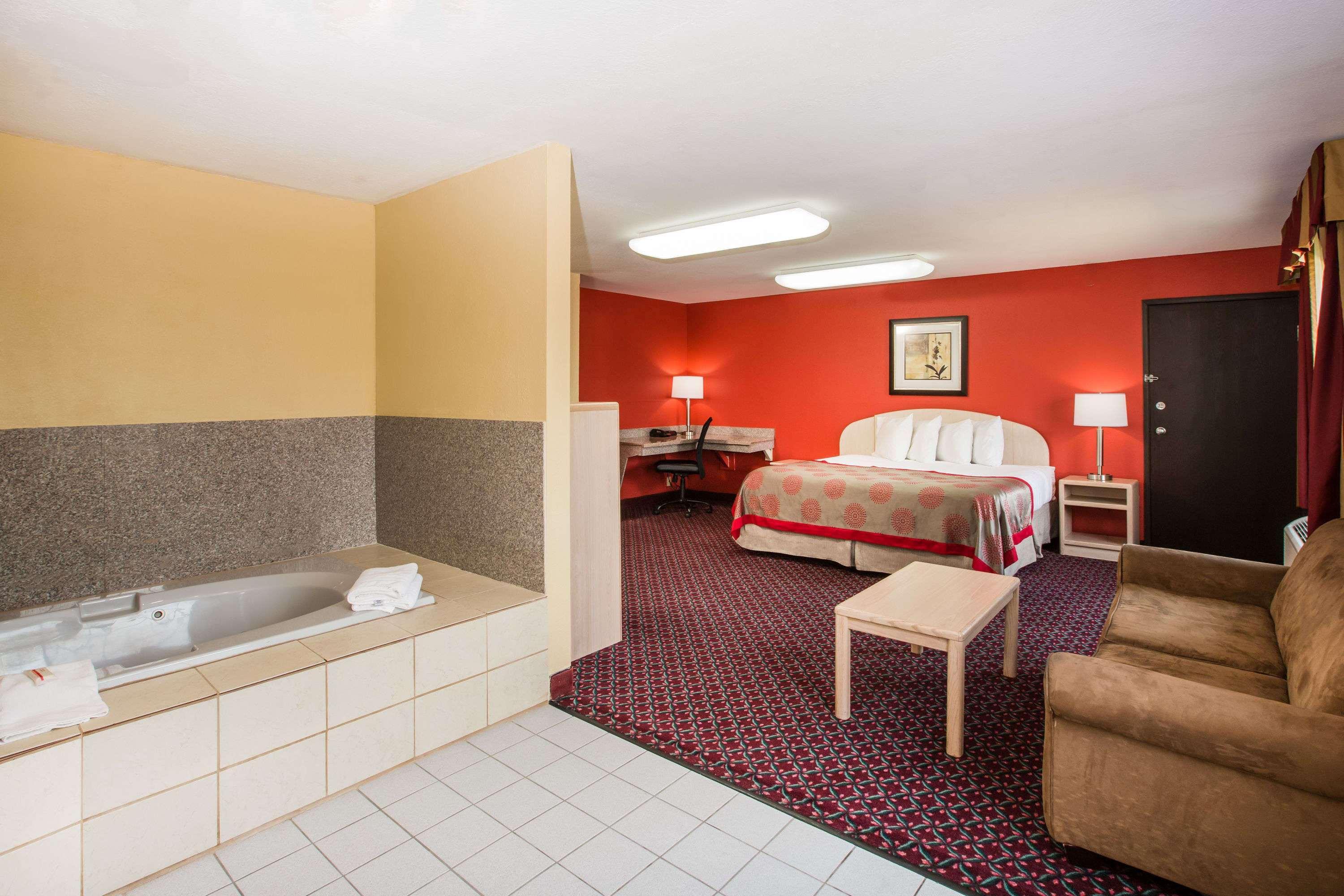 Ramada By Wyndham סו פולס מראה חיצוני תמונה